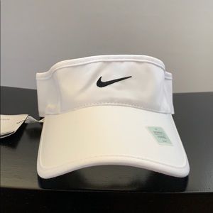 Nike women’s visor. White. Brand new w/tags.